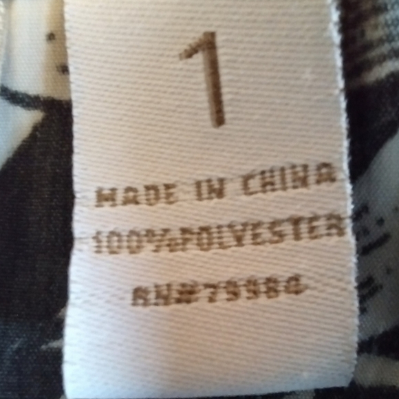 CHICO'S FLORAL B&W TANK TOP BLOUSE SIZE 1 - Picture 7 of 8